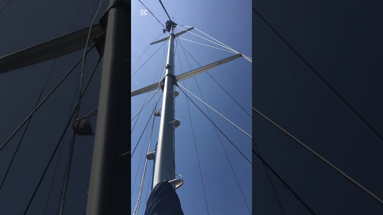 Ziua perfectă pentru o verificare a castelului. #MAST #MASTCHECK #Perfectyday #sailing #SailingLife #SailingLiveaboard