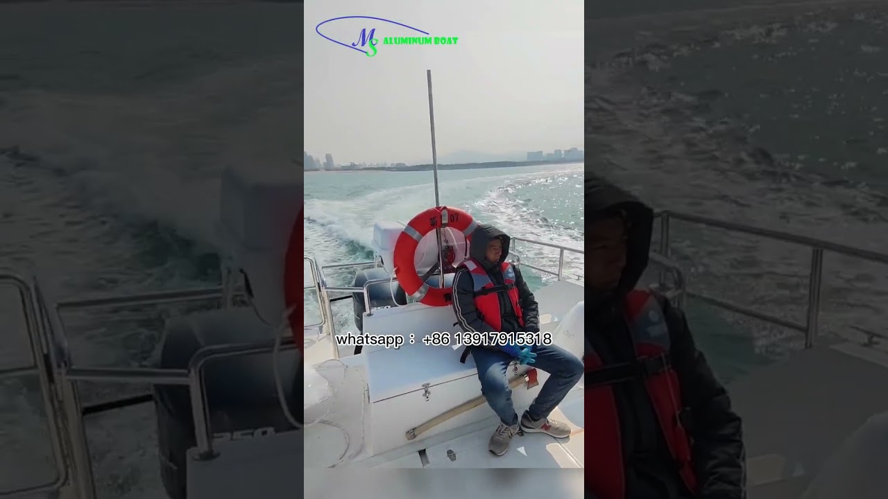 Barcă de pescuit pe mare de 12 m, lățime 2,86 m, Yamaha Dual Machine 250 CP, 40 noduri la viteză maximă.