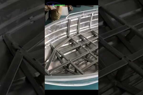 Ship Hull dintr -o barcă din aluminiu va fi mai robustă și mai stabilă atunci când este construită în acest fel!