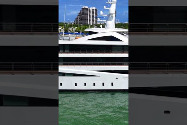 Superyacht Marina în Miami #yachting #yachtway #boat #Boating