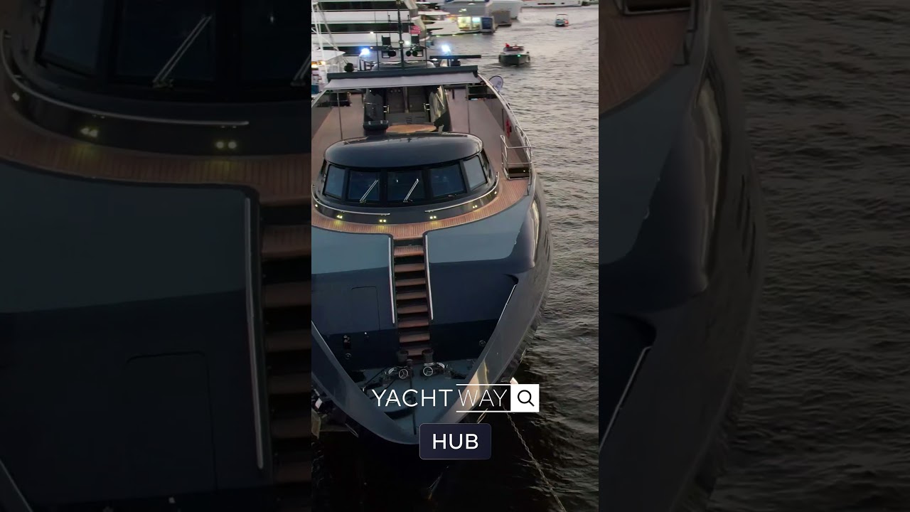 Yacht de frumusețe neagră! #luxuryyachtlife #yachtlife #boattypes #luxuryyacht #yachtworld #boating #yacht