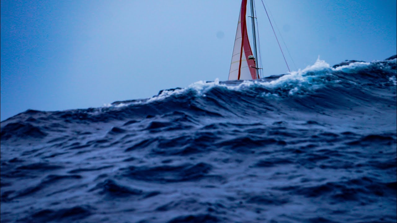 40 de noduri de galerie de pe Tonga, valuri mari, vânt mare, povestea reală (Calico Skies Sailing, EP 255)