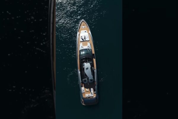 Yacht de lux - Riva 110 'Dolcevita: The Beauty of Cruising - Ferretti Group