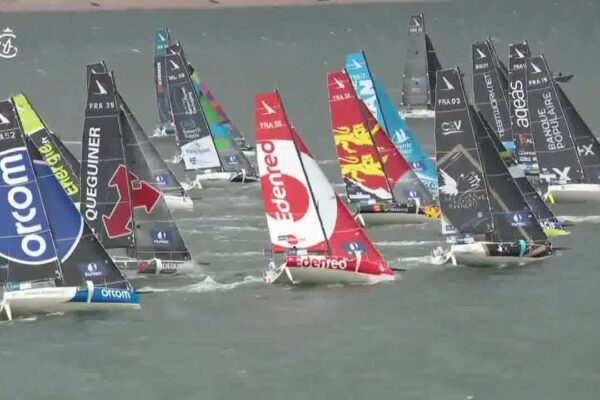 Start (Eng) 54th La Solitaire du Figaro Paprec. Solo Sailor Figaro3 FOILER RASE din Franța-Ireland