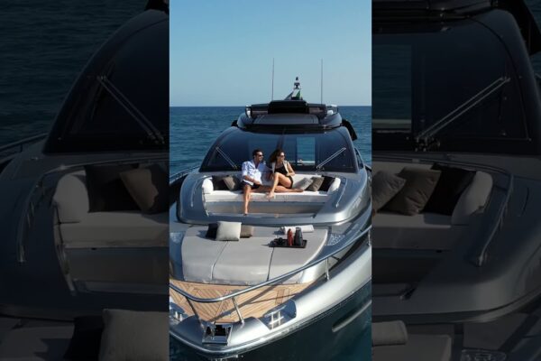 Yachts de lux - Riva 76 'Perseo Super, dragoste peste valuri - Ferretti Group