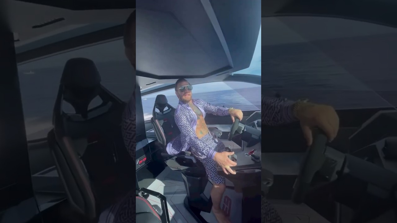 Conor McGregor care traversează marea deschisă pe iahtul său Lamborghini