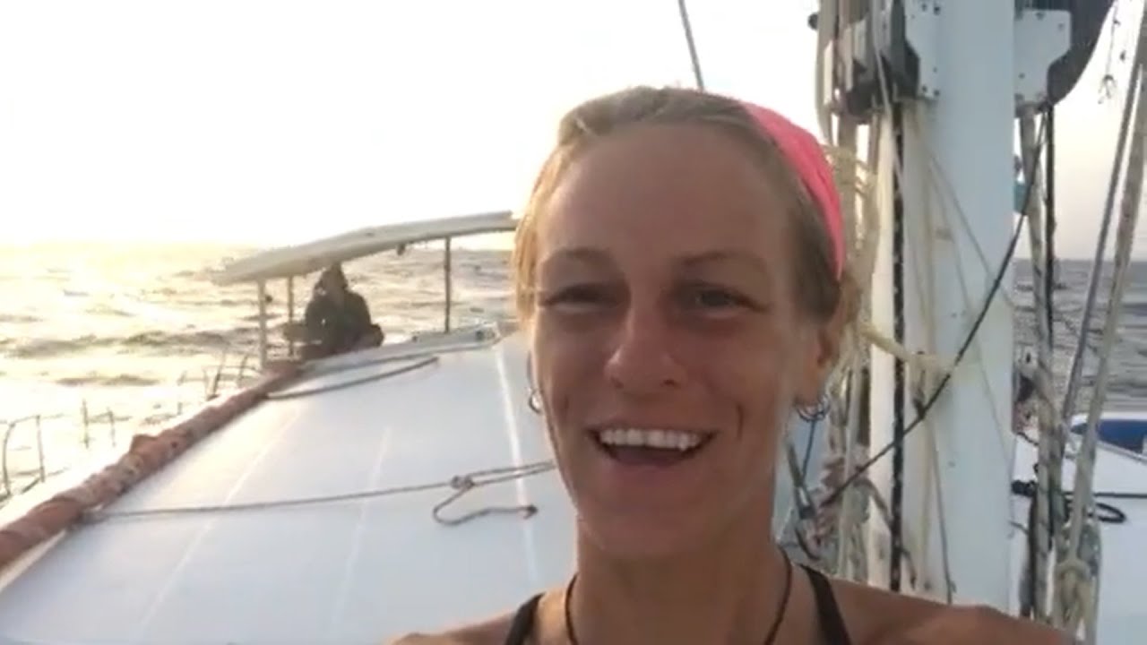 Bună dimineața din Puerto Rico! Suntem pe punctul de a salva o barcă cu pânze mari în modul manual!