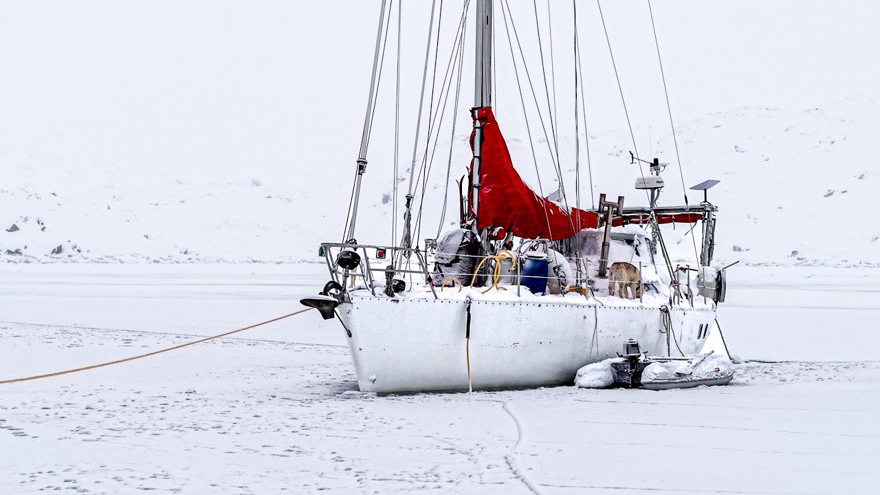 Lăsând barca noastră să înghețe și să petrecem iarna în gheață