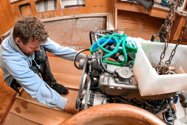 Proiect de barcă abandonat: De ce a trebuit să scoatem motorul (greșeală mare!)