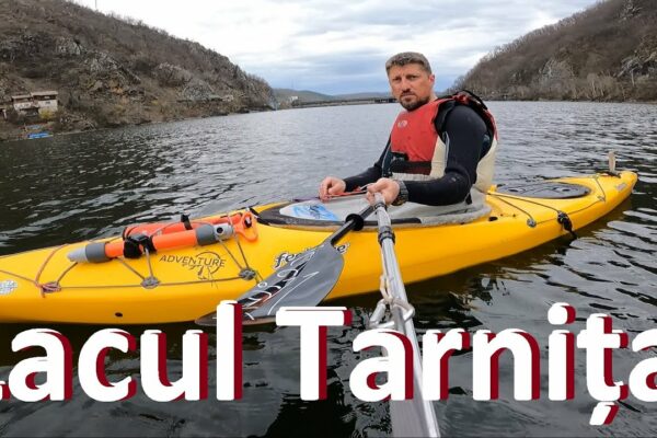 Cu caiacul pe lacul Tarnita