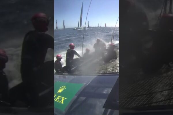 Ouch 🤕 momentul în care Danemarca a lovit marca #sailgp #sailing #crash