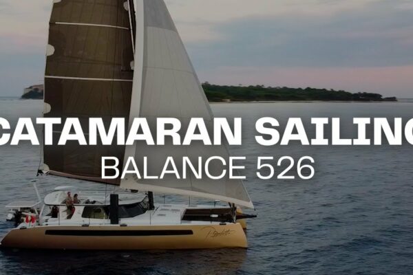 Cum să navigați un echilibru 526 Catamaran - antrenament cu @outerpassage