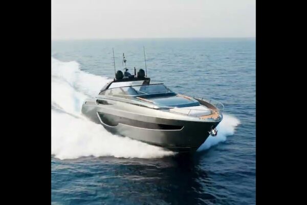 Yachts de lux - Riva: Flota - Riva 180 - Grupul Ferretti