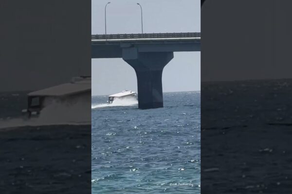 Maldive 👀😱 #Speedboat #Shorts #Youtubeshorts #Trending #Travel #MaleCity #VLogger #Foryou #Viral