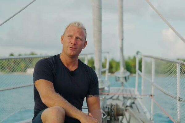 Navigarea Polineziei franceze cu vele Elvstrøm