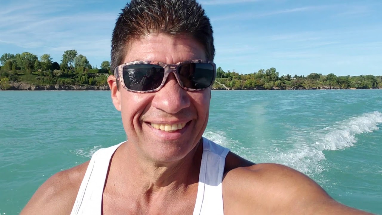 Plimbare cu barca în Lacul Huron, Sarnia, Ontario, Canada. 2019.