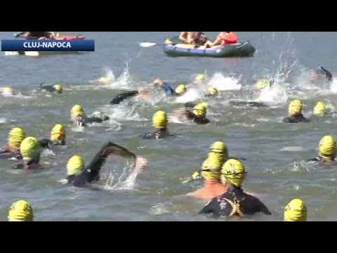 90 de persoane s-au aventurat să treacă înot Lacul Tarniţa (TVR Cluj)
