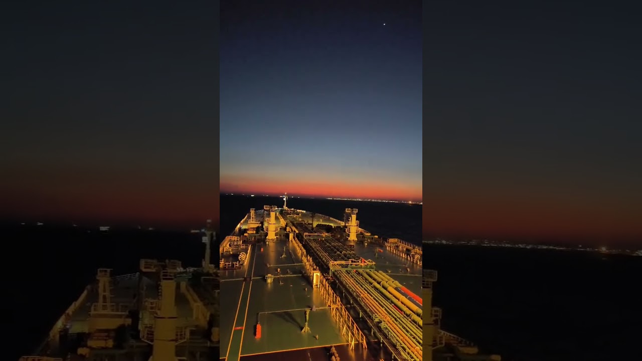 Navigare în vânt de mare viteză noaptea #ship #lifeatsea #sailor #SailPower #GoneAiling #SailorLife