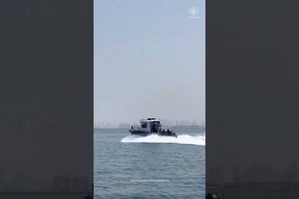 Pregătește-te să porniți pe nava noastră comercială de înaltă performanță | Producător de bărci