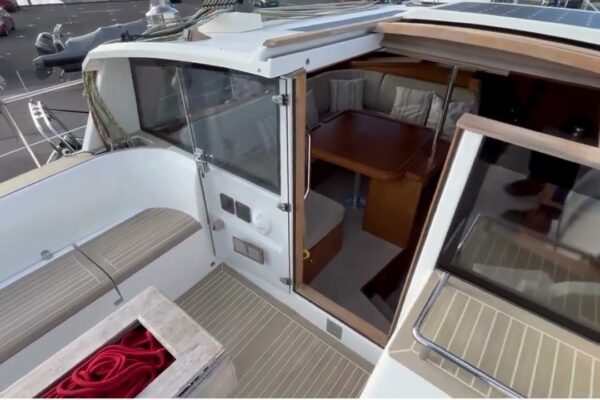 Sirius 40 DS Sail Boat de vânzare