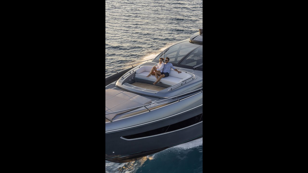 Yacht de lux - Riva 76 'Perseo Super: cel mai elegant sportiv pe apă - Ferretti Group