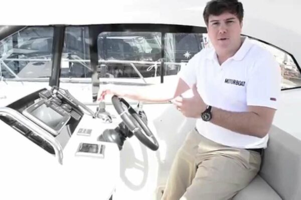 Jeanneau Leader 36 Procesul pe mare de la Motor Boat & Yachting