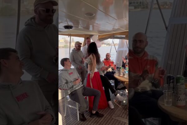 Cea mai uimitoare petrecere de iaht cu dansator de burtă🛥 #uimitor #yachtparty #Bellydancer #fyp シ #Shorts