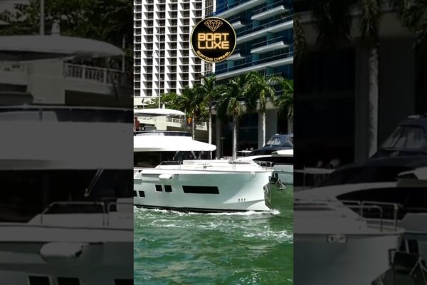 Sirena 68 Yacht Miami River