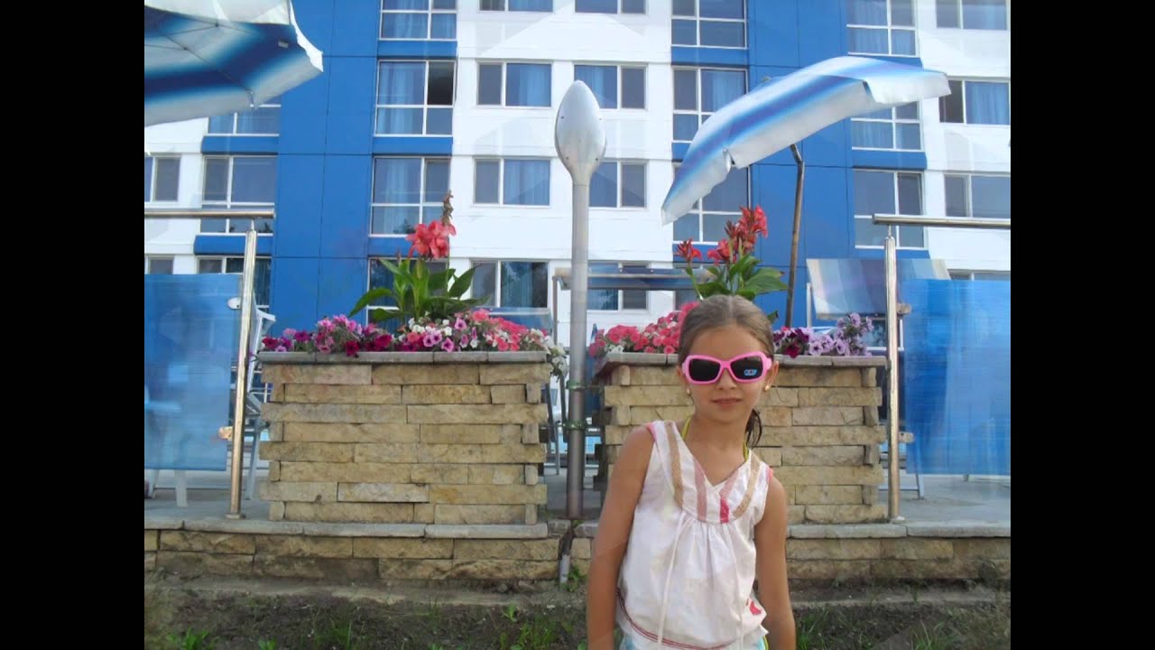 DENI LA MAMAIA