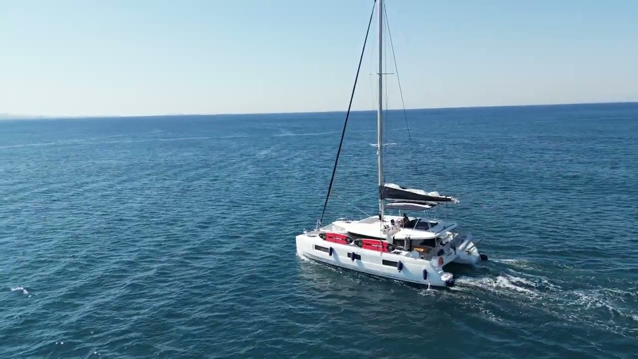 Descoperiți Grecia cu Ukiyo Catamarans | Experiențe de navigare de lux