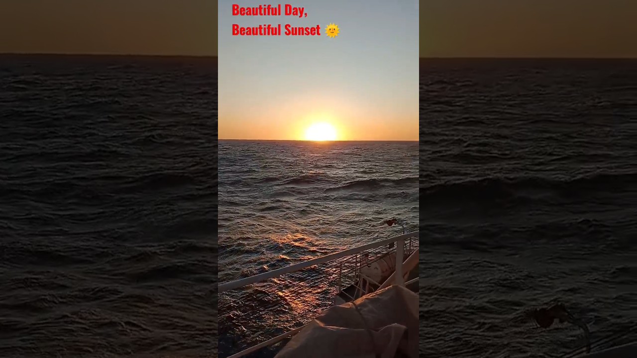 Sunse frumos la bordul unei nave | #Shorts #sunset #Ocean #Ship #Waves #VinChvLog