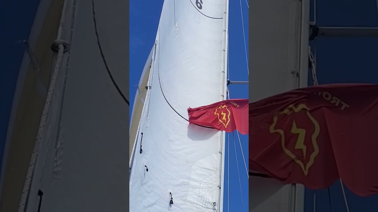 Steagul armatei navigate din California până la Hawaii Solo Sailing