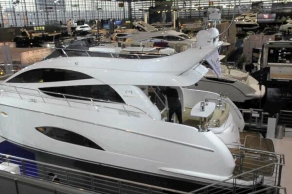Horizon E54 de la Motor Boat & Yachting