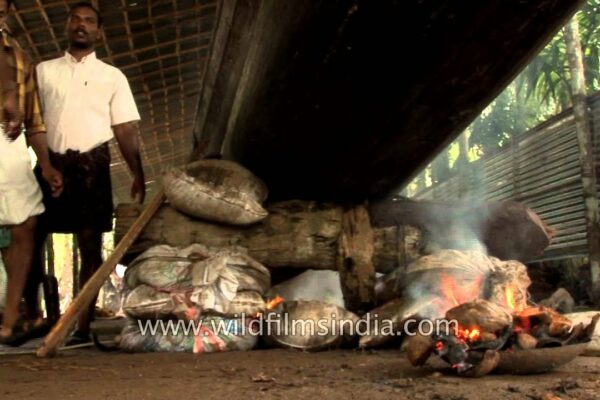 Focul își face baza mai ușoară pe apă - Chundan Vallam