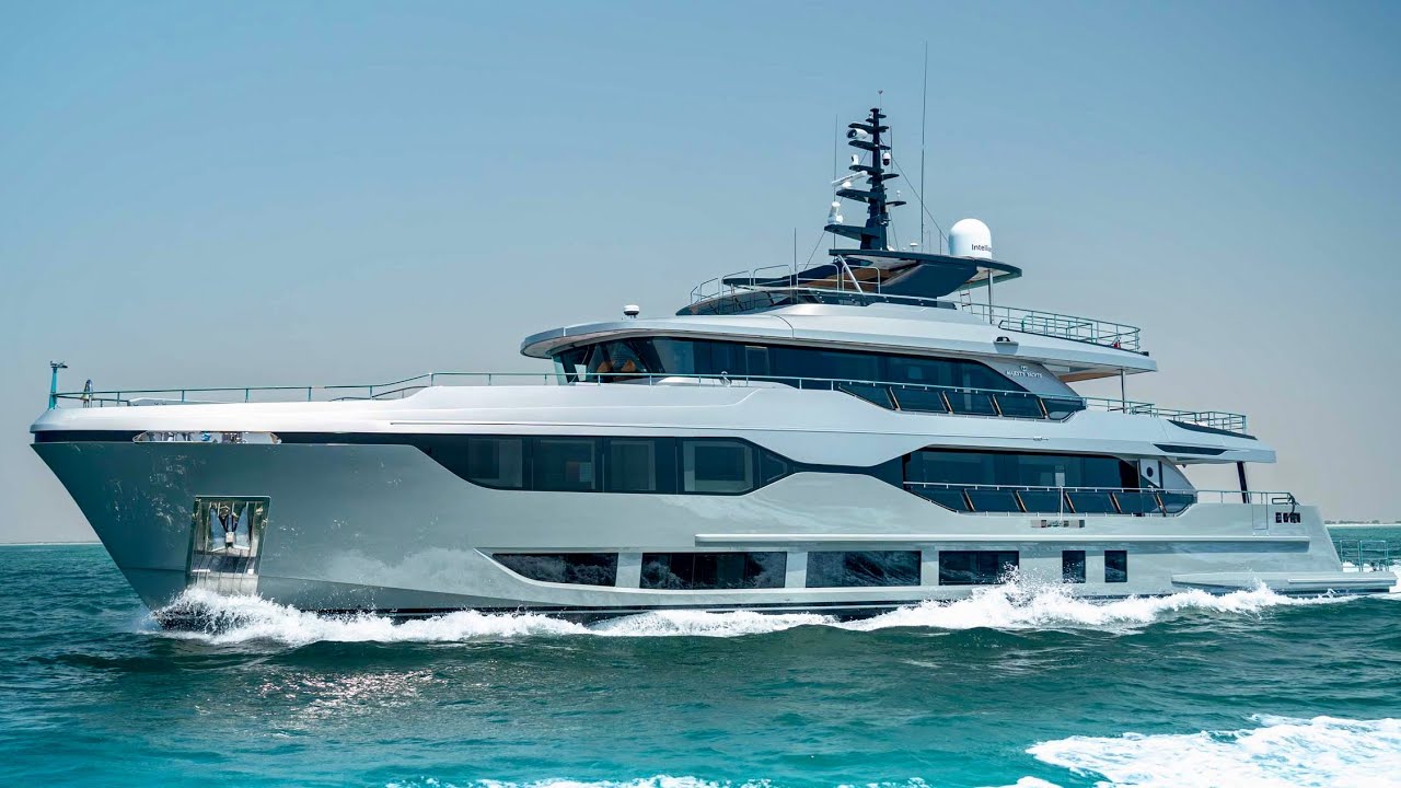 18 milioane de dolari Superyacht Tur: Majesty 120