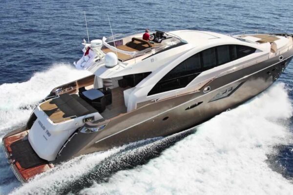 Regine Yachts 86 de la Motor Boat & Yachting