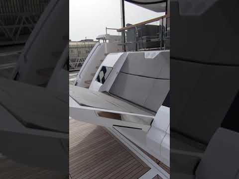 Sunseeker 88 #Shorts | Barca cu motor și yachting