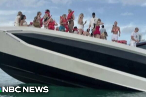 Yacht la pachet cu chiuvete de influenți