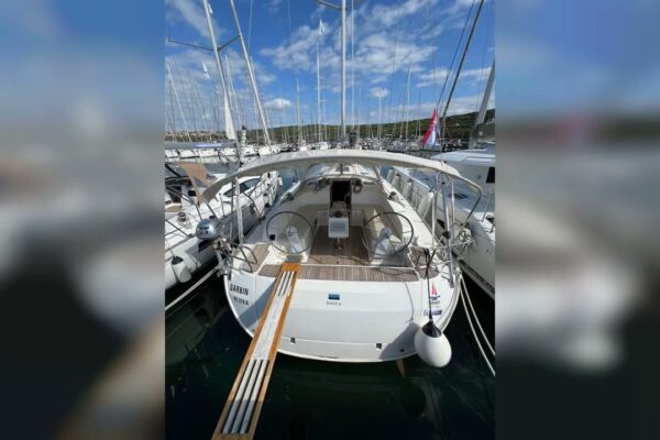 Recenzie: Despre Garbin