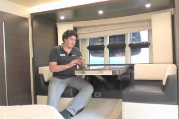 Azimut 55s de la Motor Boat & Yachting