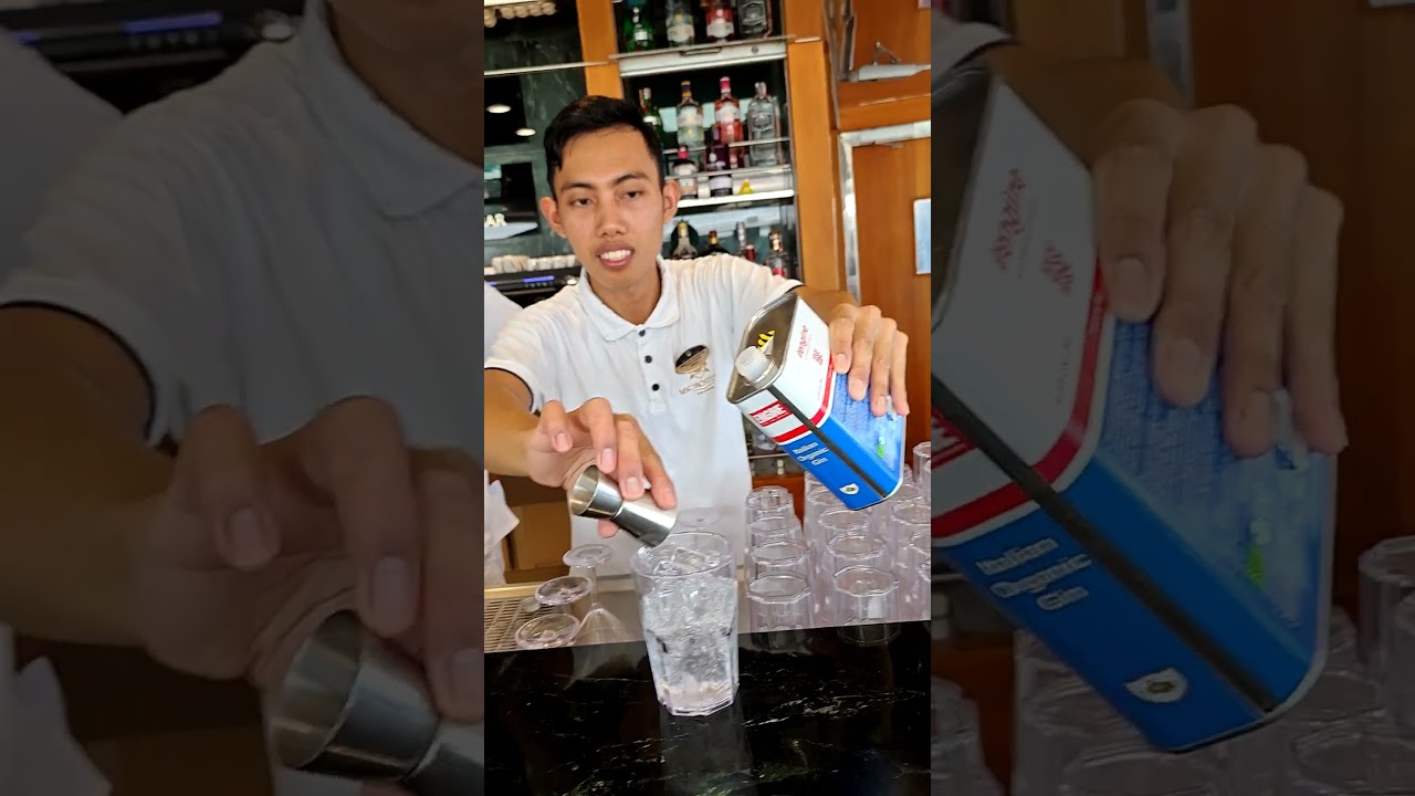 Motor de băut Ulei- MSC Seaside Yacht Club #Shorts #CruiseShip #MSC #Travel #CruisevLogs #Cruise