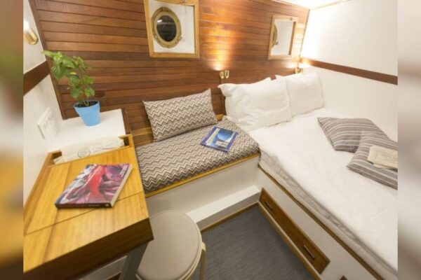 Recenzie: Despre cosmos