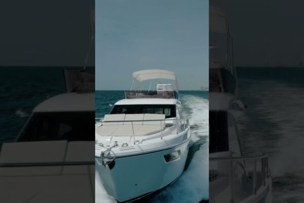 2024 Ferretti Yachts 500 Social Tabter