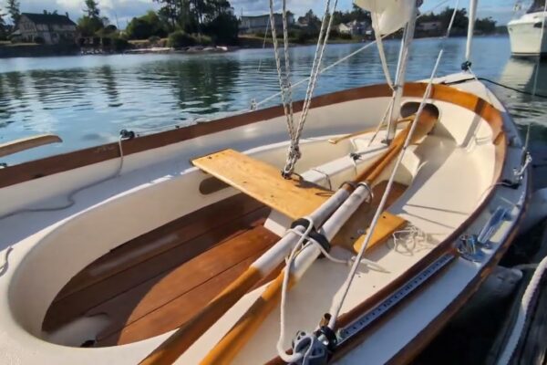 Barcă destul de mică