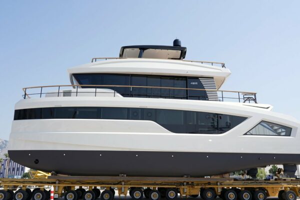 Lansarea LAZZARA LPC 300