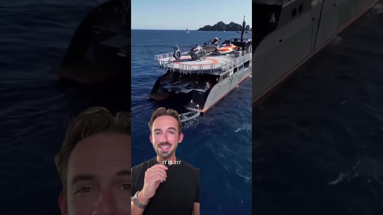 Două megayachts în Newport Beach, CA - Lonian și Hodor