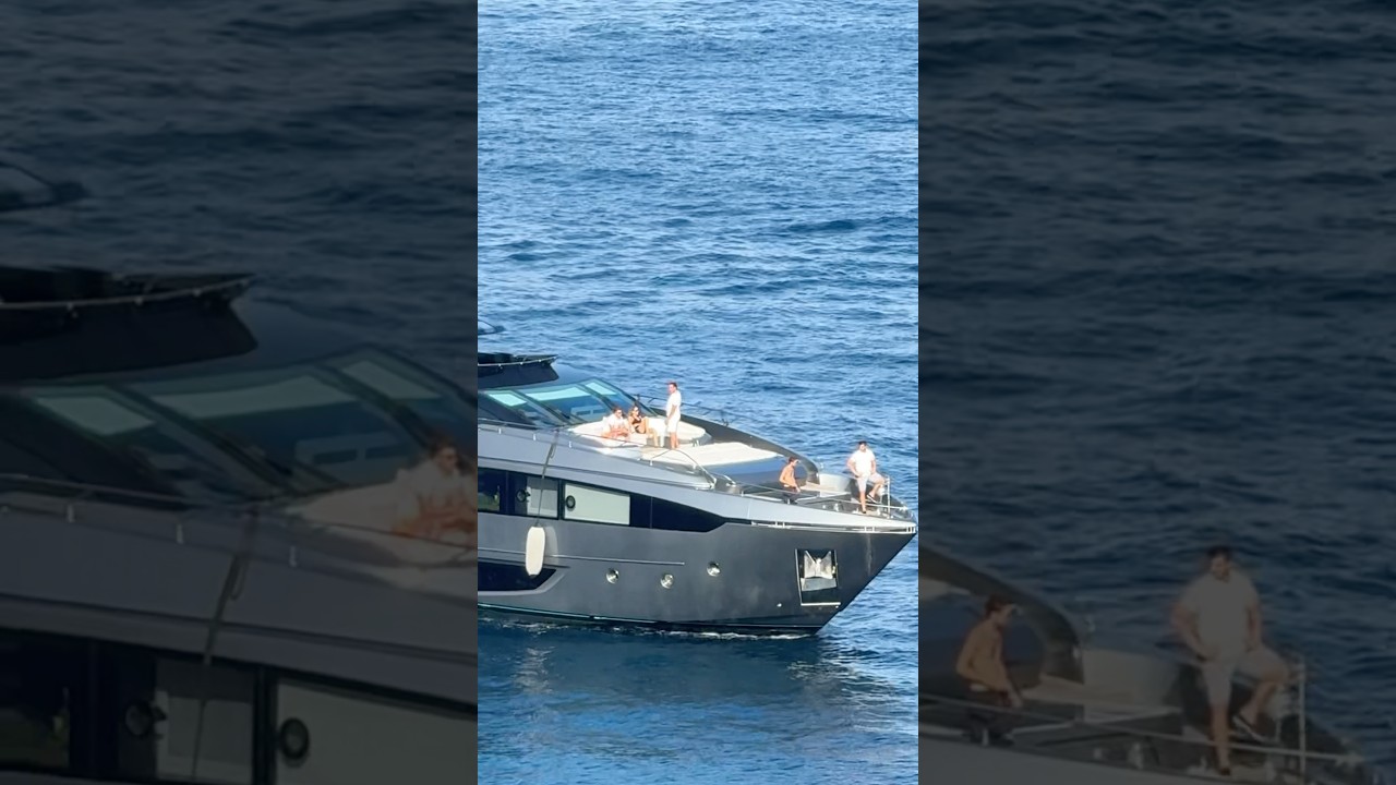Miliardar care sosesc în Monaco cu iahturi de lux #Summer #Monaco #Harbor #bilionaire #Arrivale