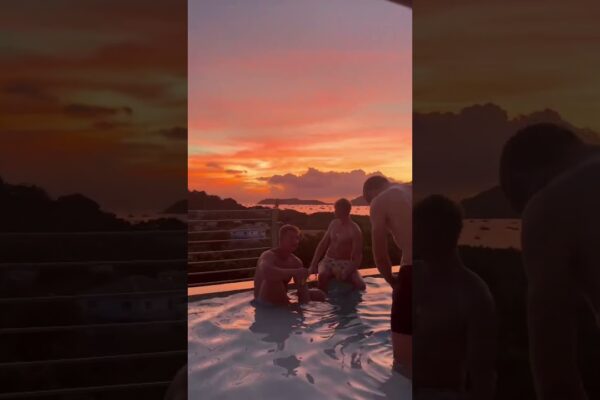 Perks Freelancer ✌️ #yachTieworld #superyachting #yachtcrew #yachtstewardess