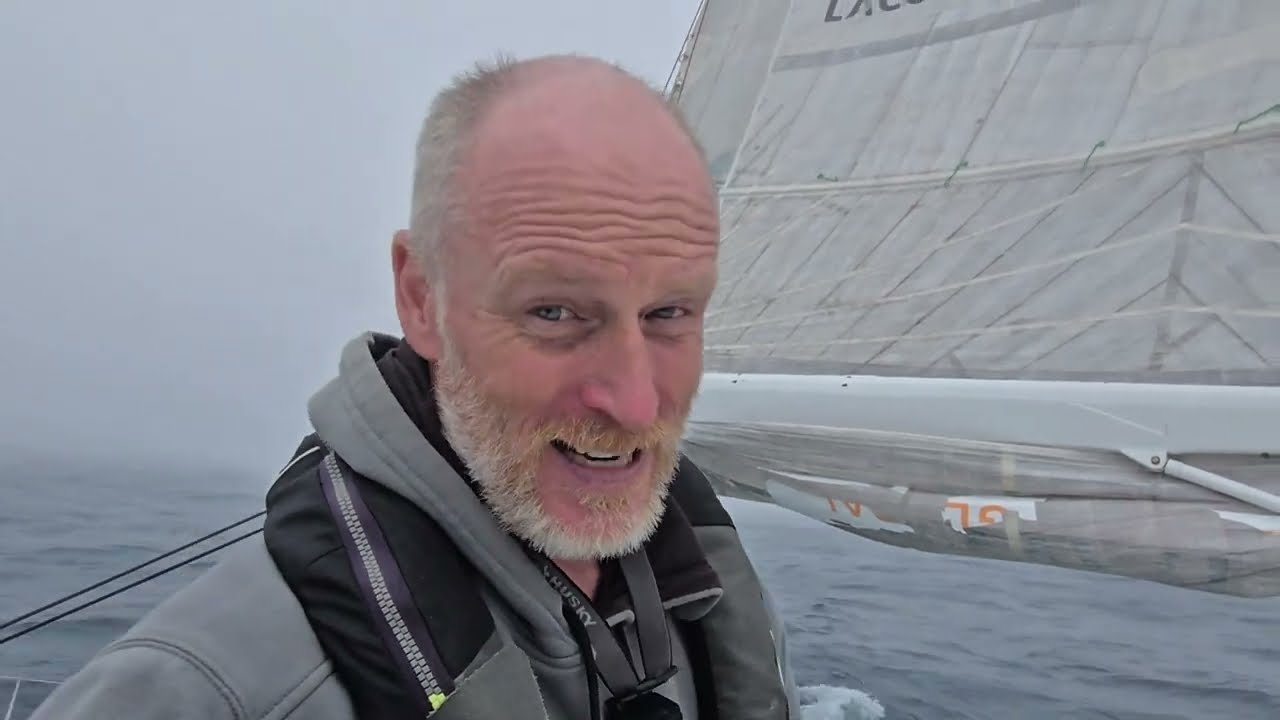 Navigare solo în Atlantic: Întâlnire curenți convergenți