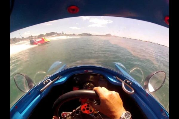 North Island F1 Heat 1 - On bord Scott Construction #3